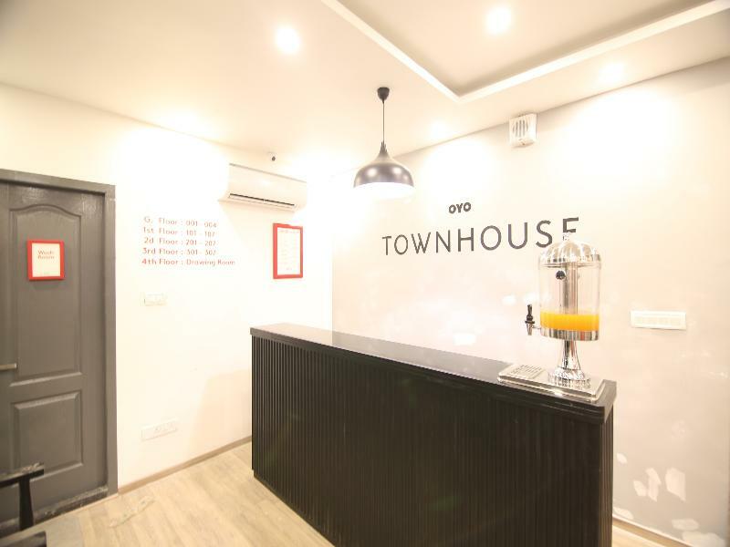 Townhouse Airport Road Hotel Yelahanka Exterior foto